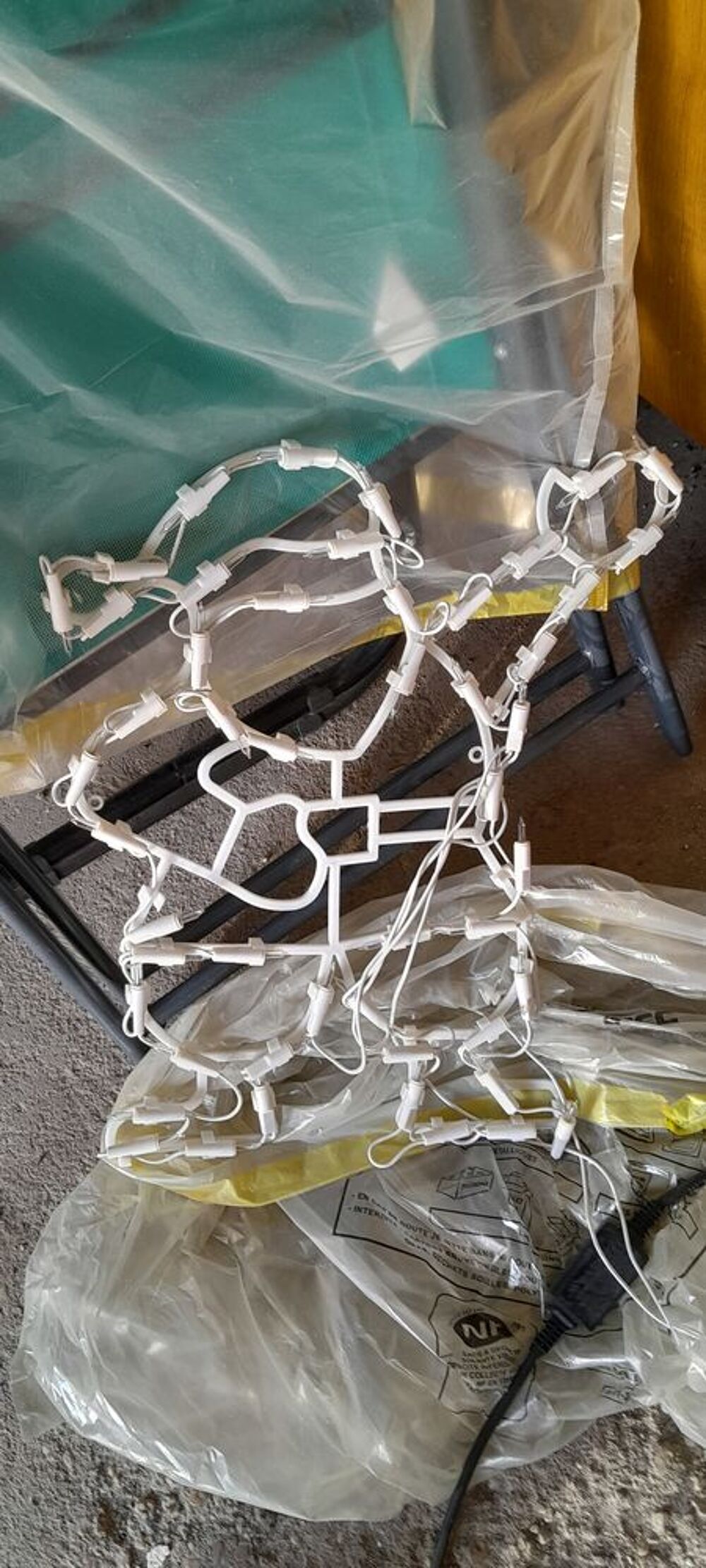 Divers decos &eacute;lectrique de noel bon etat 5 euros l.unit&eacute; Electroménager