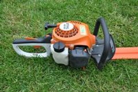   LOCATION Taille haie STIHL HS45 