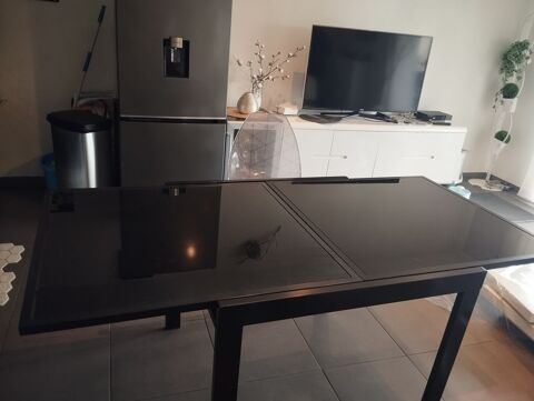 Jolie table de salle a manger en verre noire et extensible 100 La Ciotat (13)