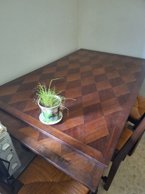Table en noyer, 100 Sarlat-la-Canéda (24)