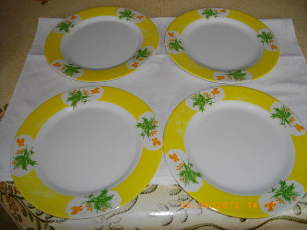 HUIT ASSIETTES PLATES A FLEURS (GRANDES ET PETITES) Cuisine