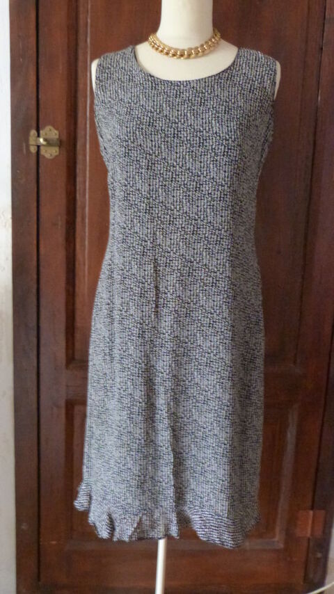 robe noire et blanche, doubl�e, infroissable Taille 38 8 �cuisses (71)