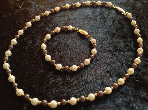 PARURE COLLIER BRACELET PERLES BLANCHE GRISE Envoi Possible
25 Trégunc (29)