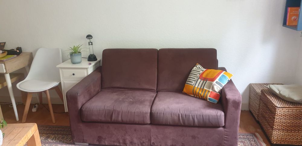 Canap&eacute; 2 places convertible Sedac-Meral parfait pour studio Meubles