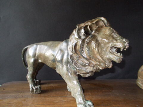 Statue  bronze  Lion
380 Drancy (93)