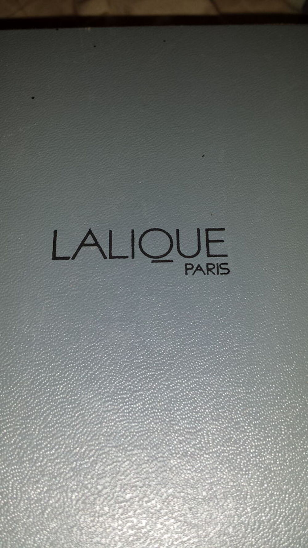 flacon de parfum LALIQUE 