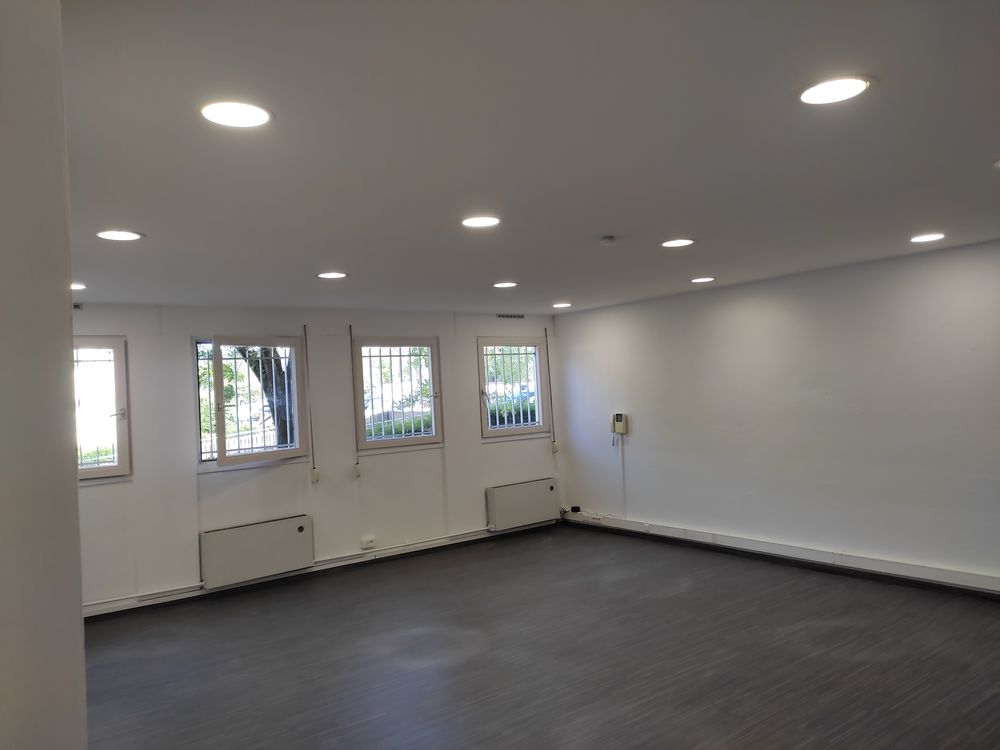 Location Autre Bureaux à Valence, 73 m2 en rez-de-chaussée Valence