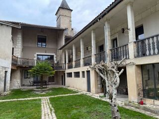  Maison � vendre 15 + pi�ces 405 m�