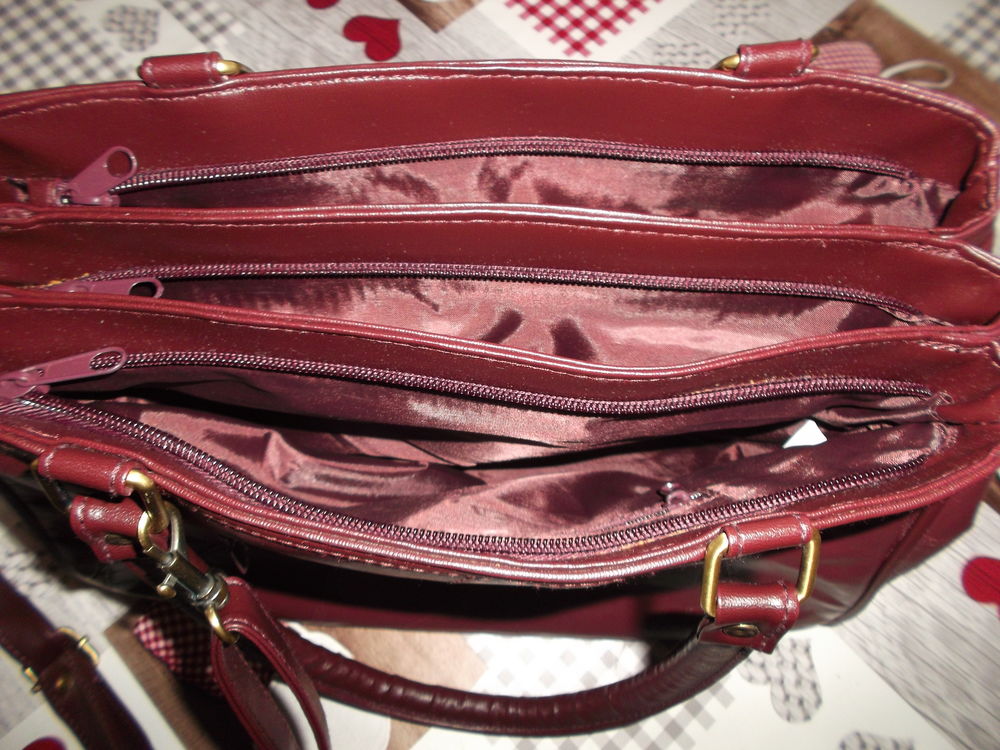 sac &agrave; main bordeaux en cuir patchwork Maroquinerie