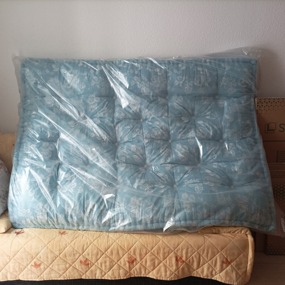 CHAMBRE EN PIN VERNIE NATUREL Meubles