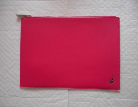 Pochette Mugler Angel Nova rose fushia dim. Larg.27XHt.21cm  18 Villejuif (94)