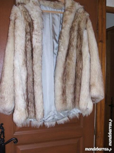 manteau fourrure taille 46 de tr�s belle qualit� propre 200 Marseille 13 (13)