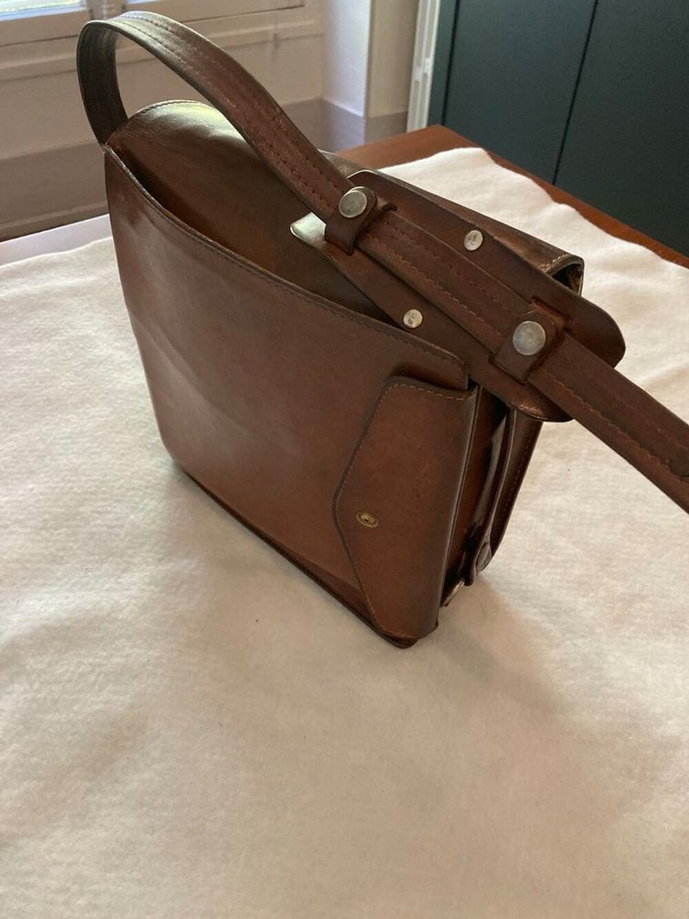 Sac de loisirs en cuir Homme. Maroquinerie
