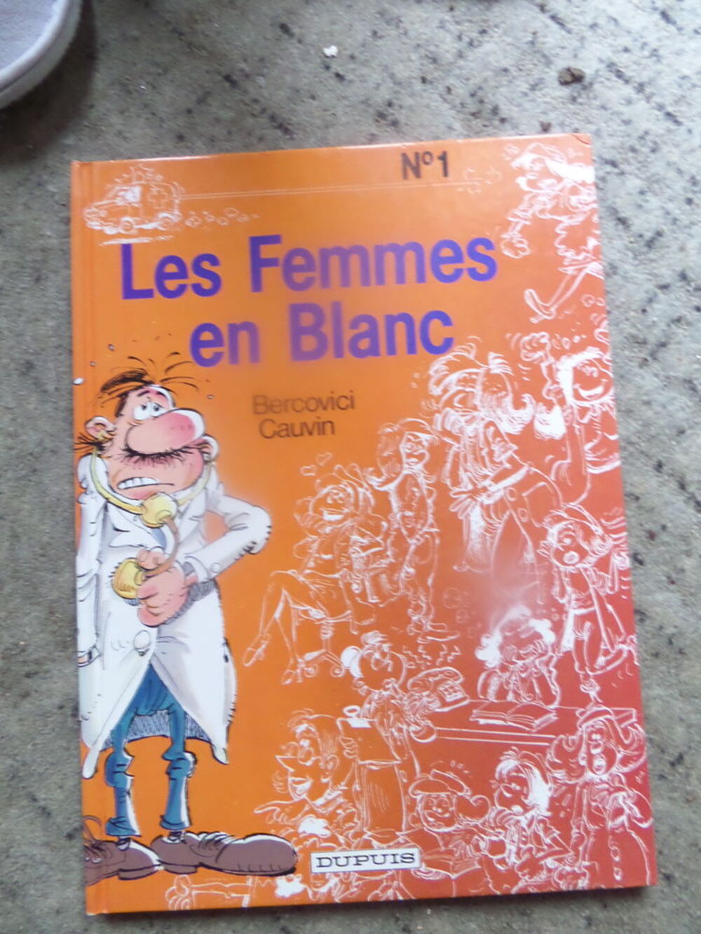 6 bandes dessin&eacute;es LES FEMMES EN BLANC Livres et BD