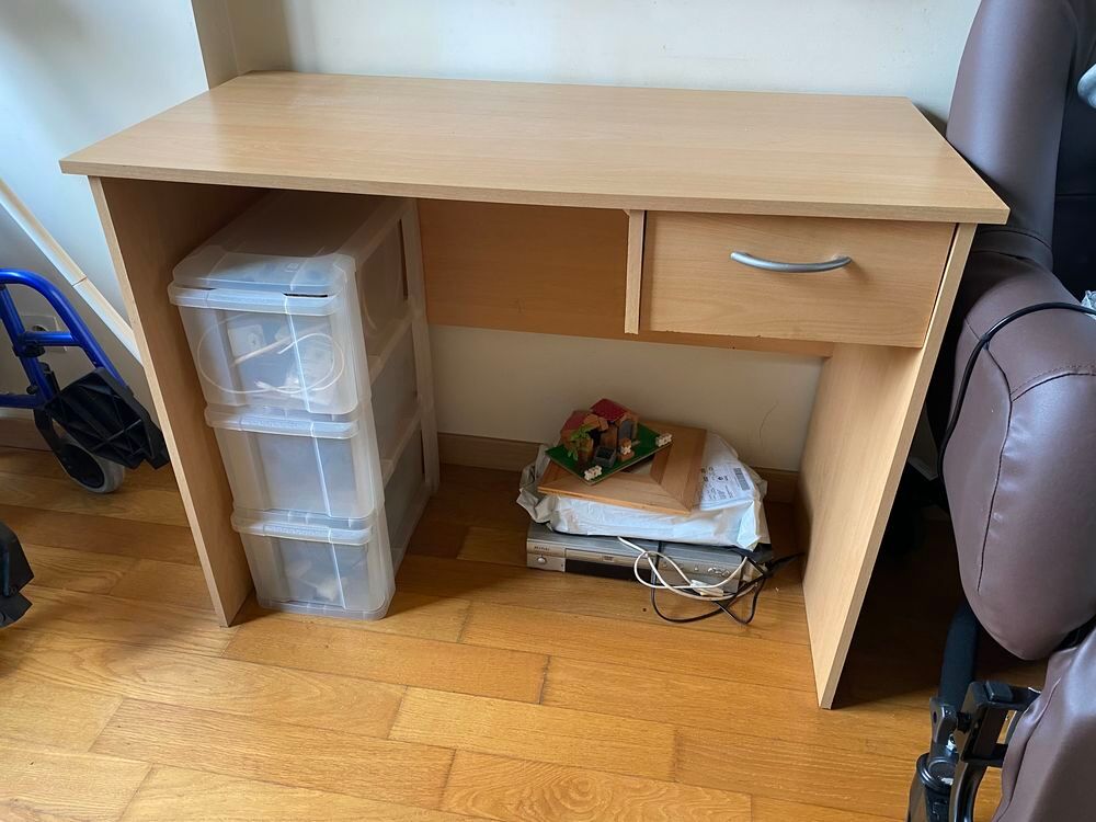 Petit bureau en ch&ecirc;ne clair Meubles