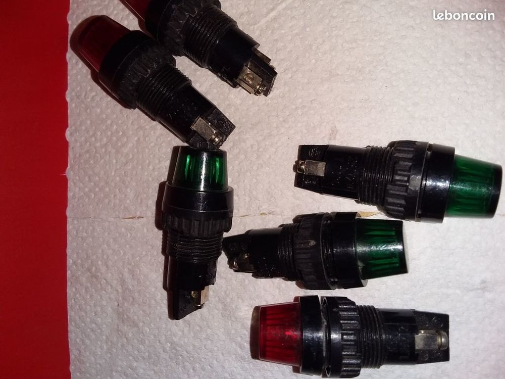 LOT de 7 VOYANTS rouge et vert Bricolage