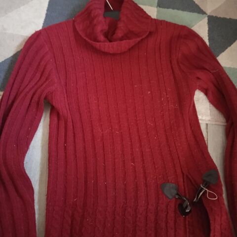 Pull rouge acrylique col roulé T 40 attache sur l'avant 4 Saint-Rambert-d'Albon (26)