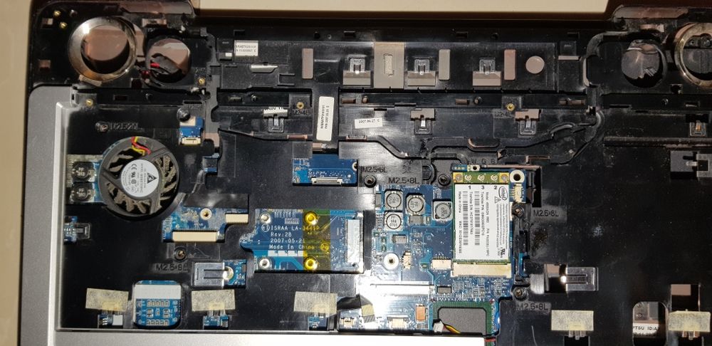 Plasturgie haute et basse Toshiba P200 et carte m&egrave;re HS Matriel informatique