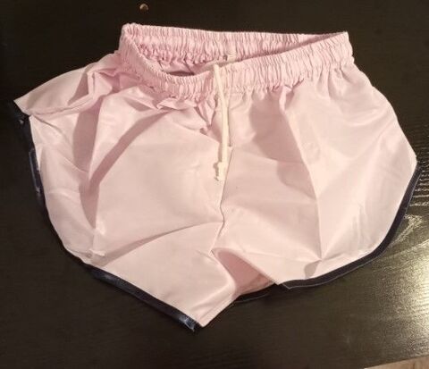 Short vintage nylon polyamide parme/noir Taille L 40 20 Lyon 3 (69)