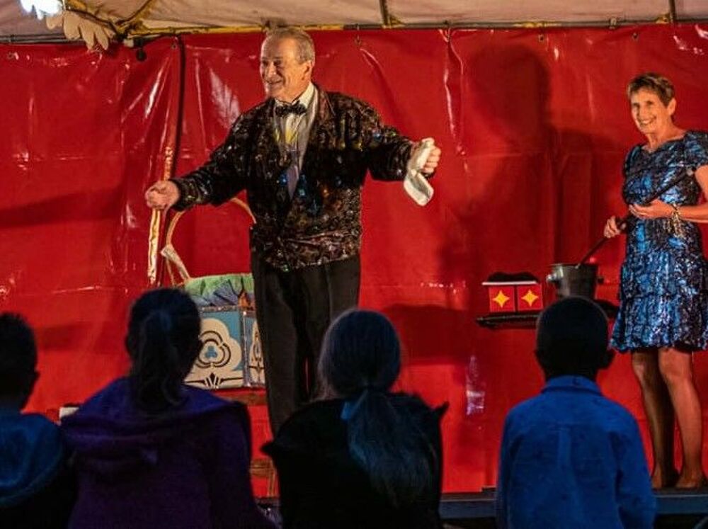   Animations Magie Clown ballons et châteaux gonflables. 