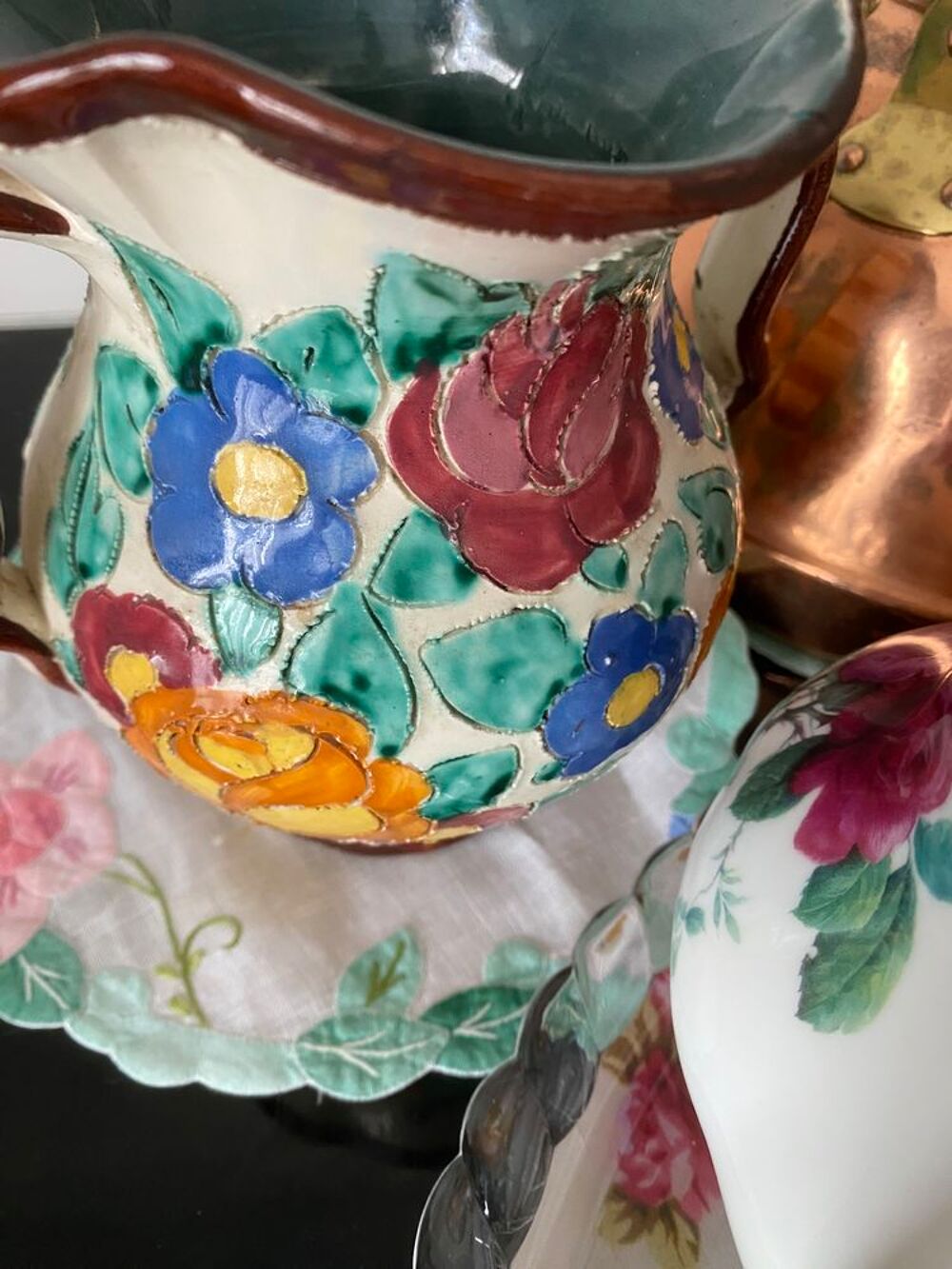 Vase en c&eacute;ramique "&nbsp;fleurs&nbsp;" sigl&eacute; monaco Décoration