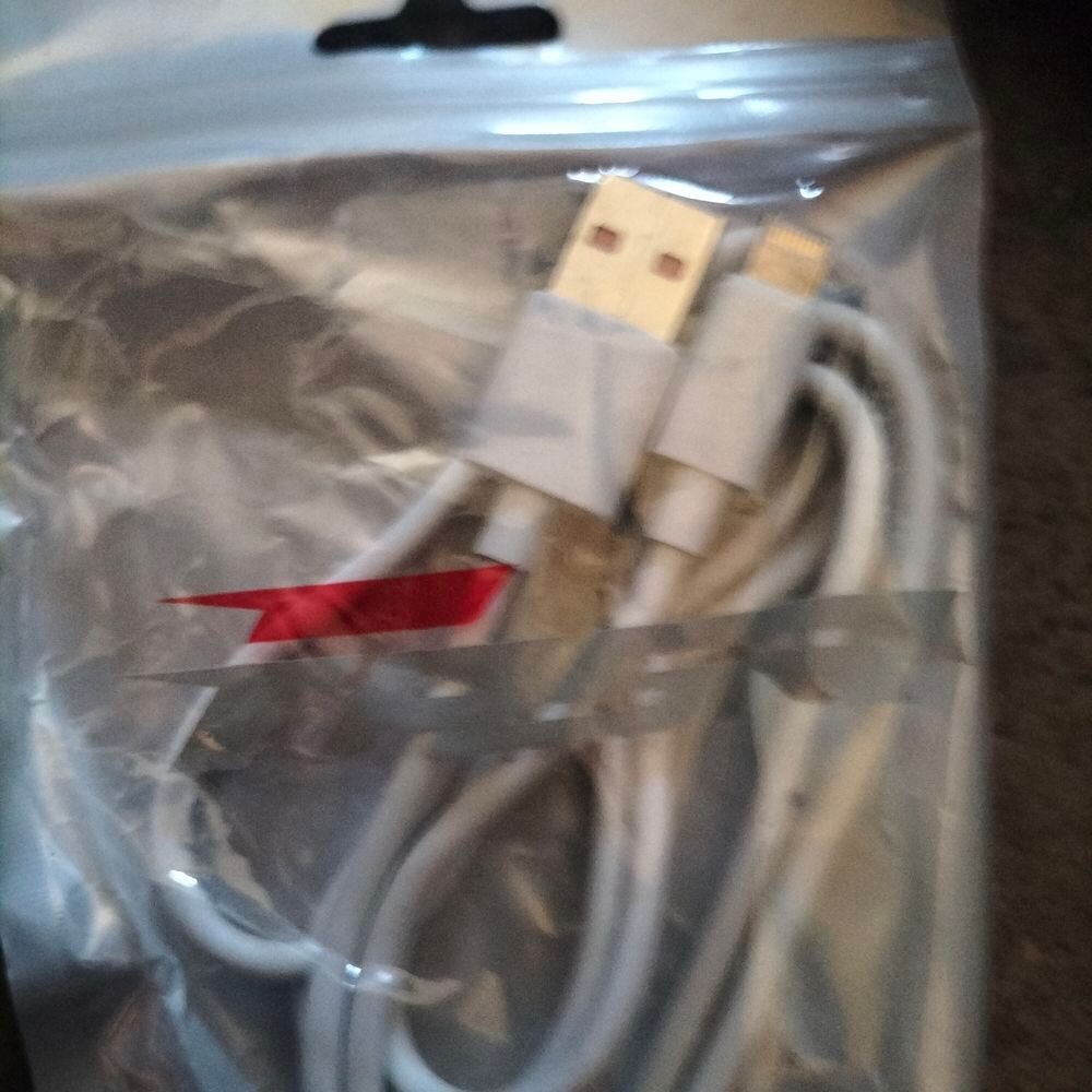 Cable chargeur t&eacute;l&eacute;phone iphone TASR France neuf Tlphones et tablettes