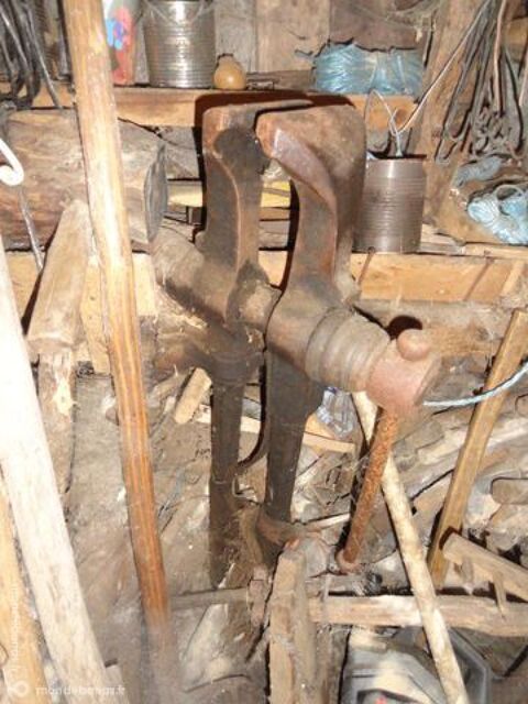 etau forgeron 50 Altillac (19)