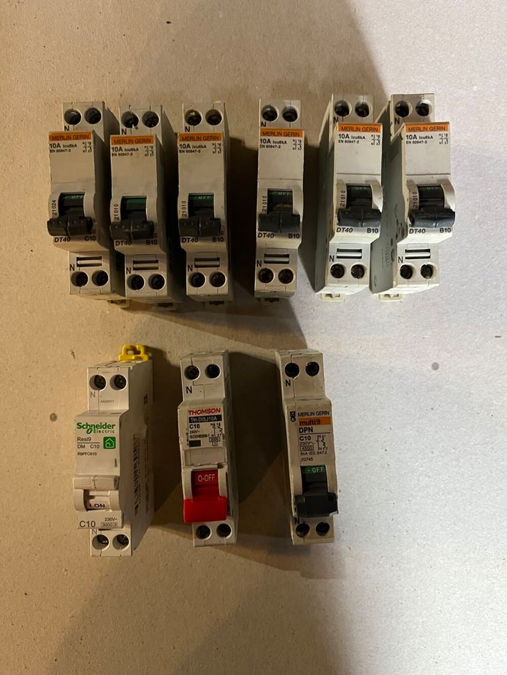 Disjoncteurs 10A
Bricolage