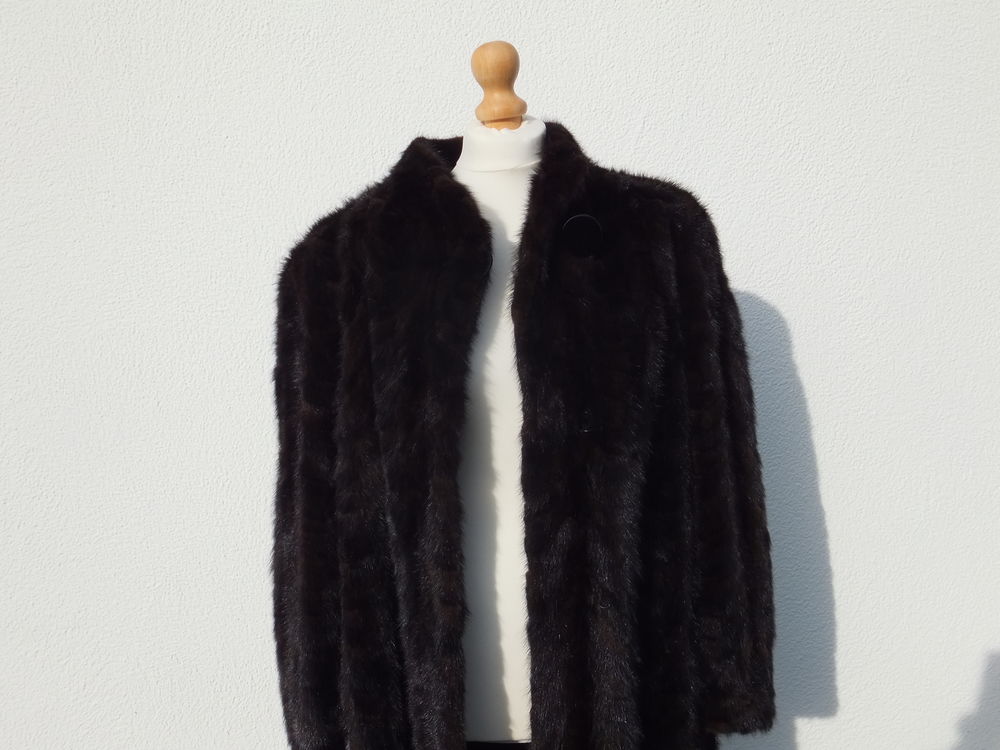 TRES BEAU MANTEAU EN VISON D OREE Vêtements