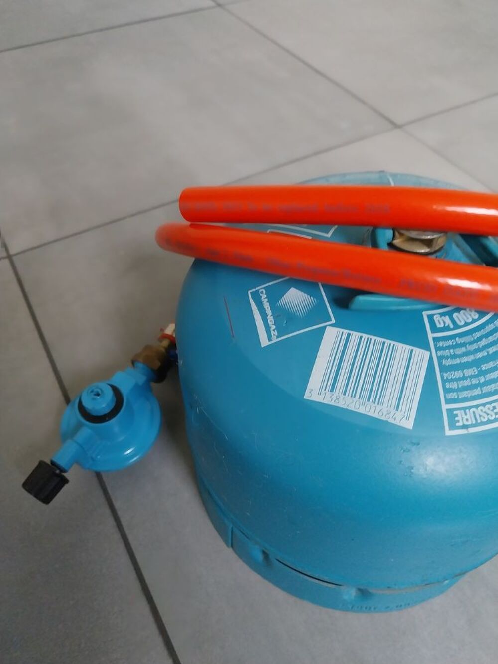 bouteille de gaz camping modele 9O3 
Bricolage