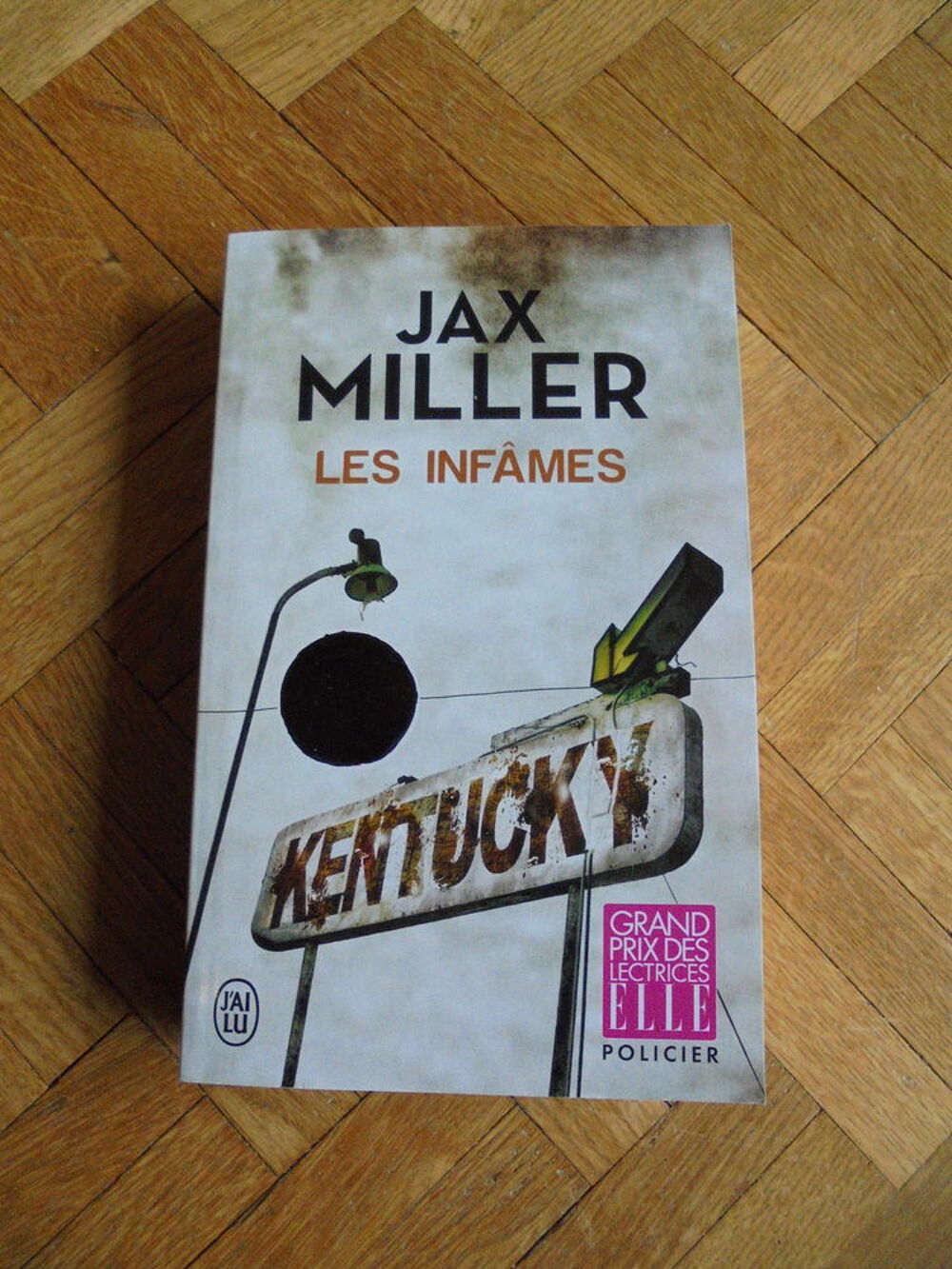 Les inf&acirc;mes (98) Livres et BD