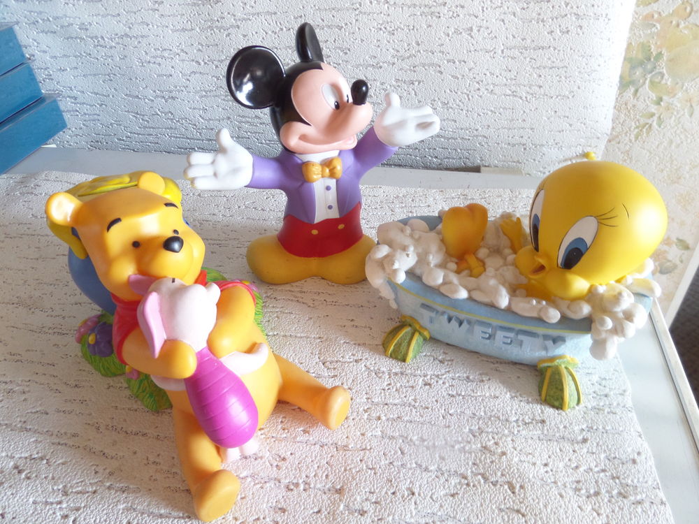 tirelire MICKEY TITI WINNIE L OURSON 
