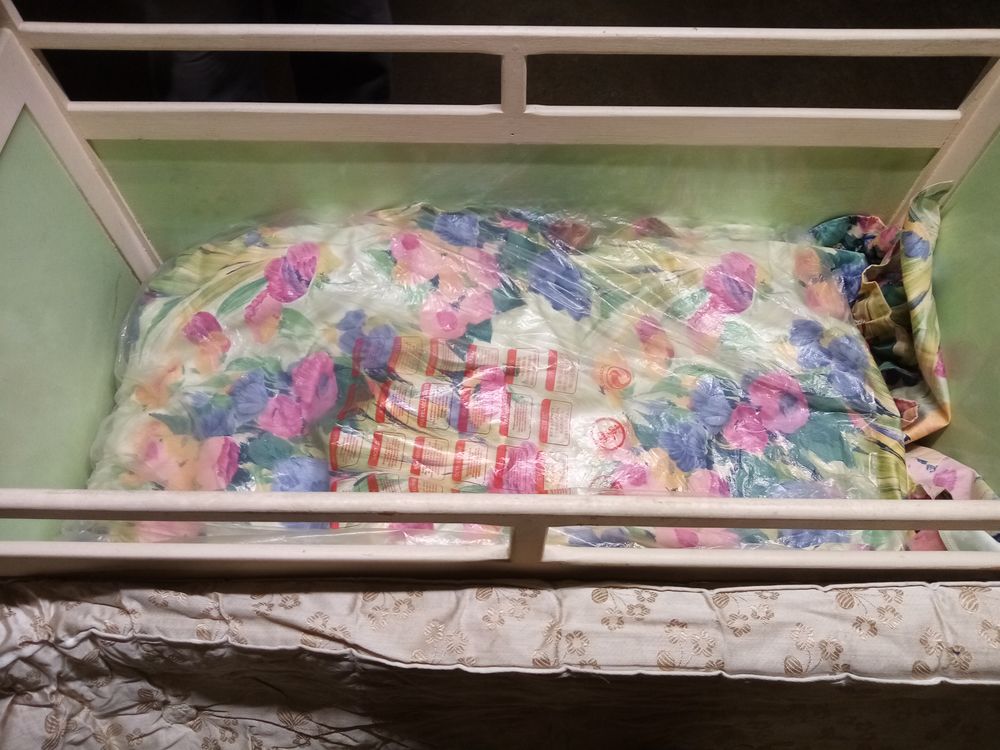 lit b&eacute;b&eacute; bois robuste + couette Meubles