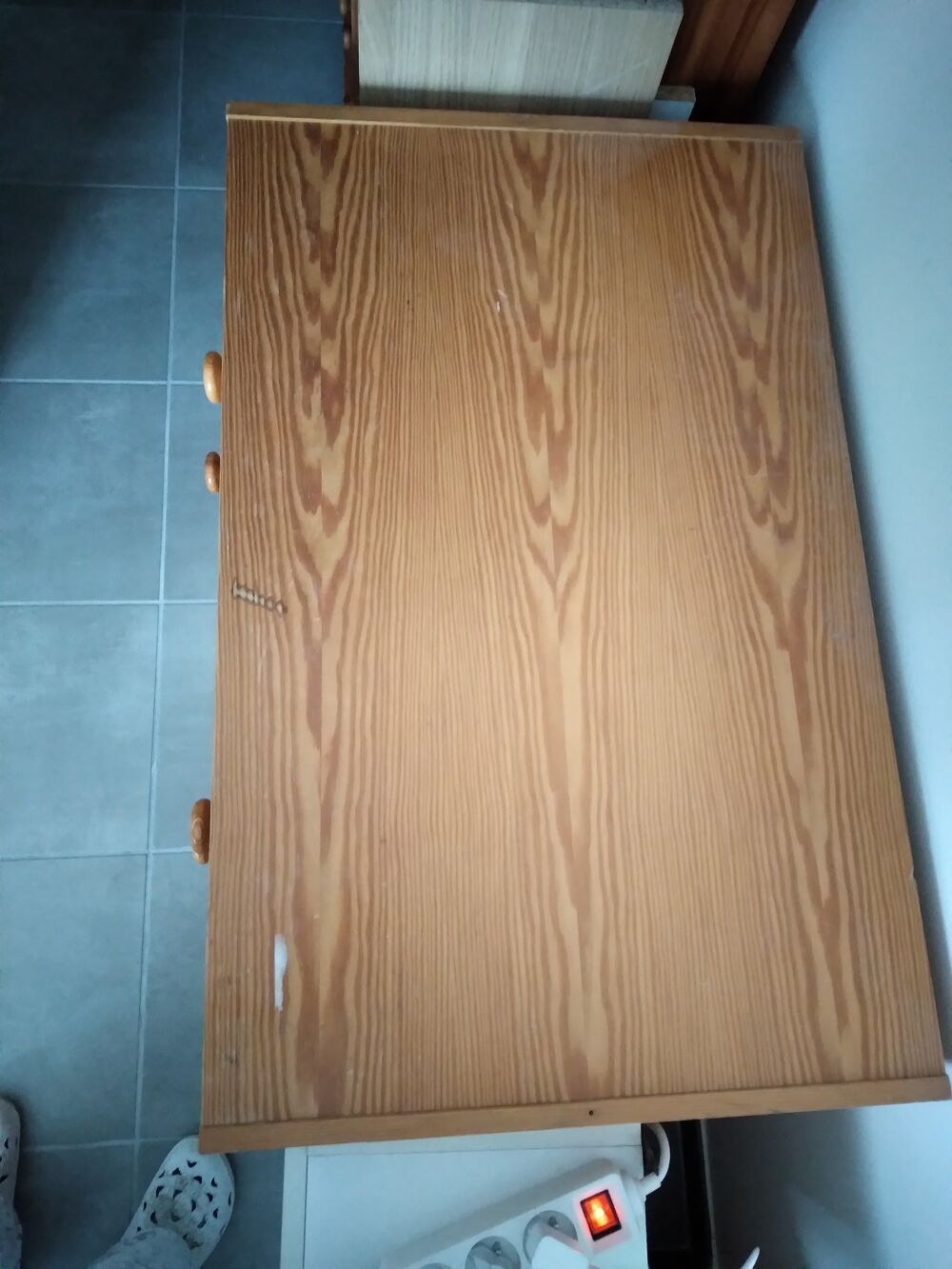 Commode trois tiroirs &eacute;tat bon propre Meubles