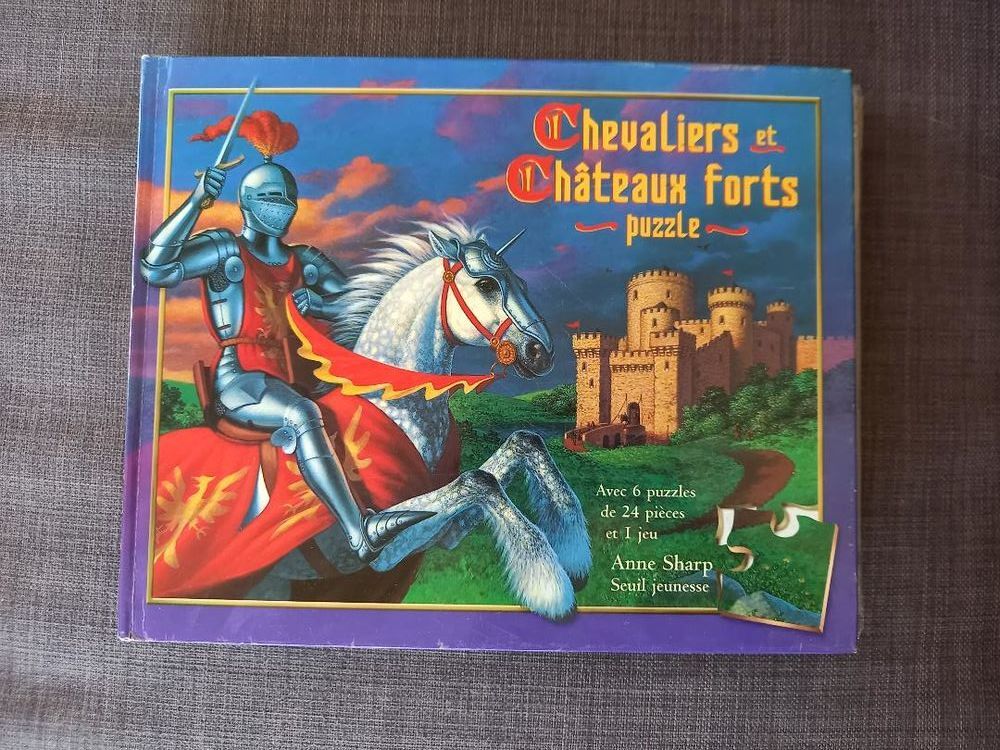 Livre/puzzle chevaliers et chateaux forts Jeux / jouets