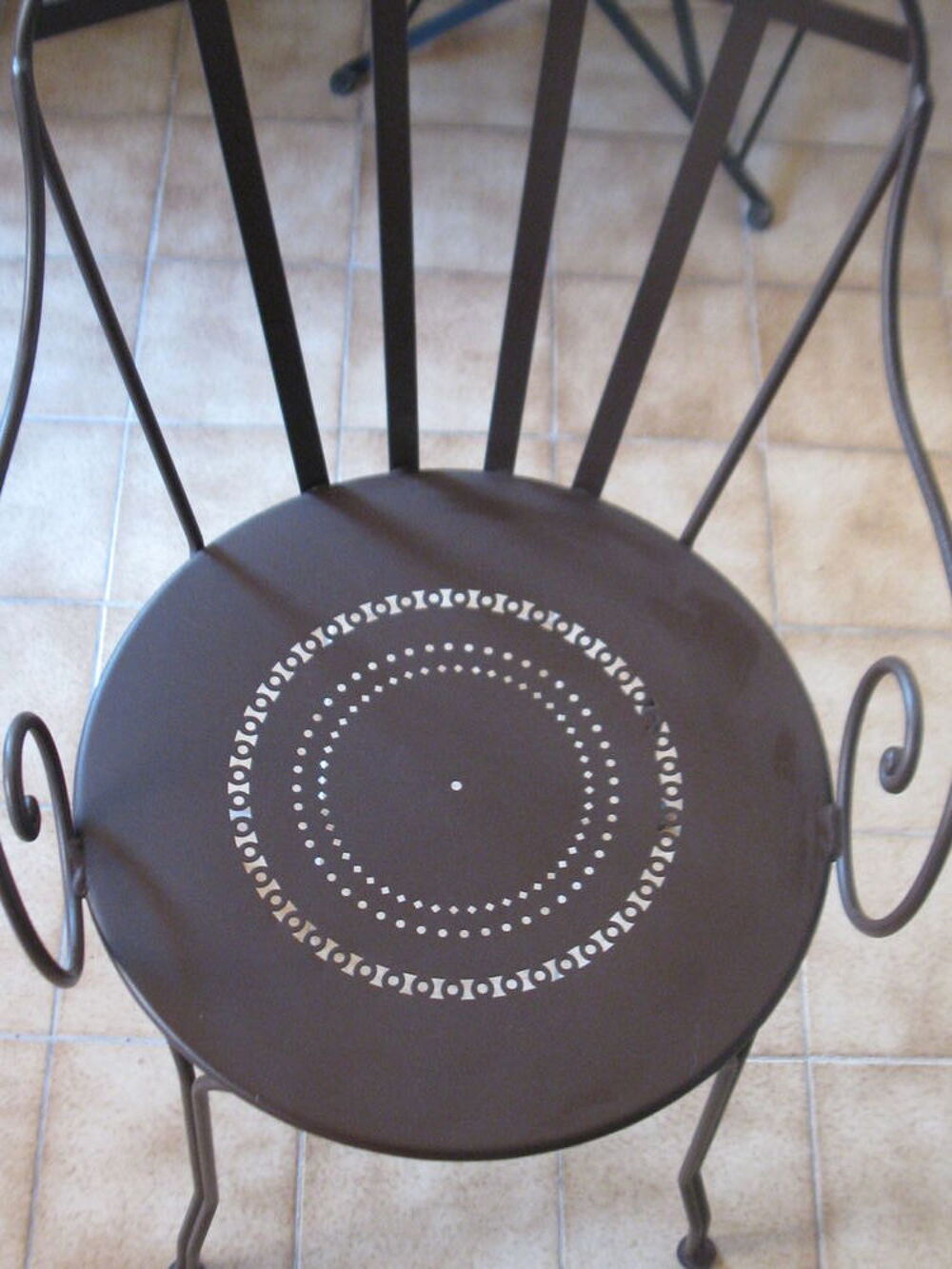 Table et fauteuils de jardin FERMOB Meubles