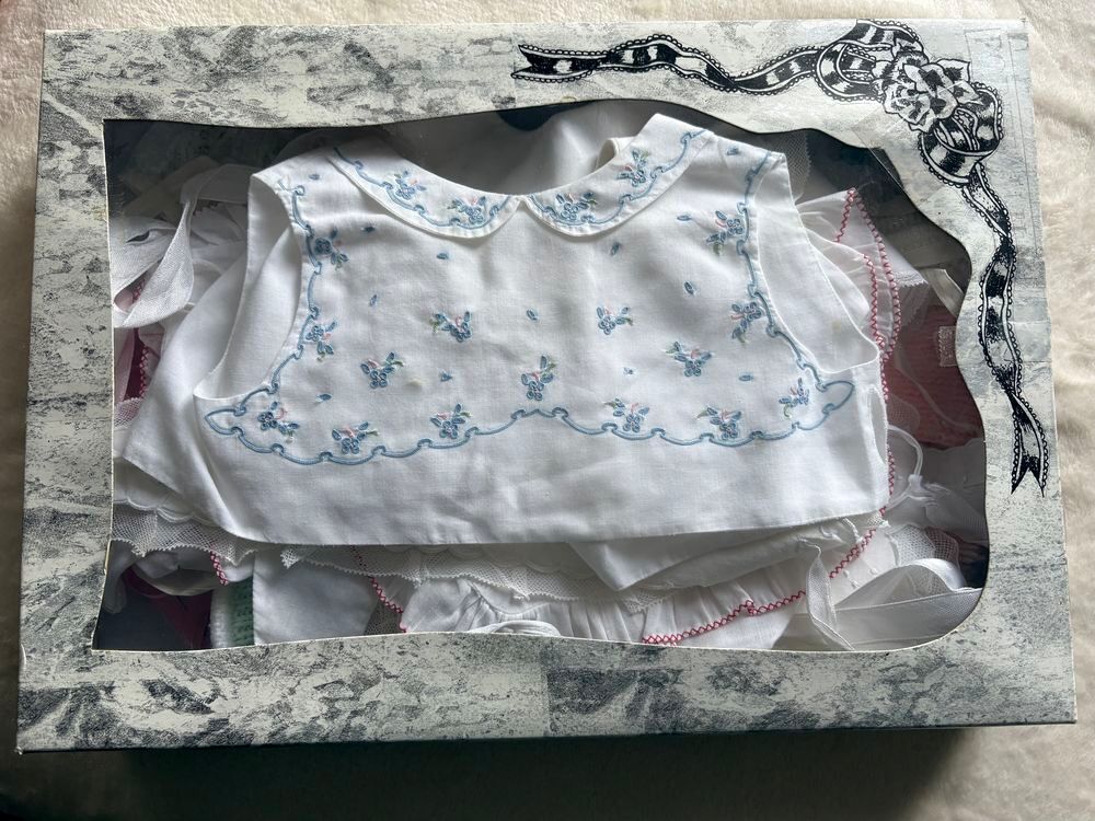 Layette pour nouveau-n&eacute; Vêtements enfants