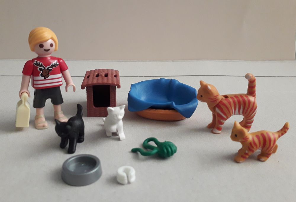 PLAYMOBIL r&eacute;f 5535 : enfant avec famille chats Jeux / jouets