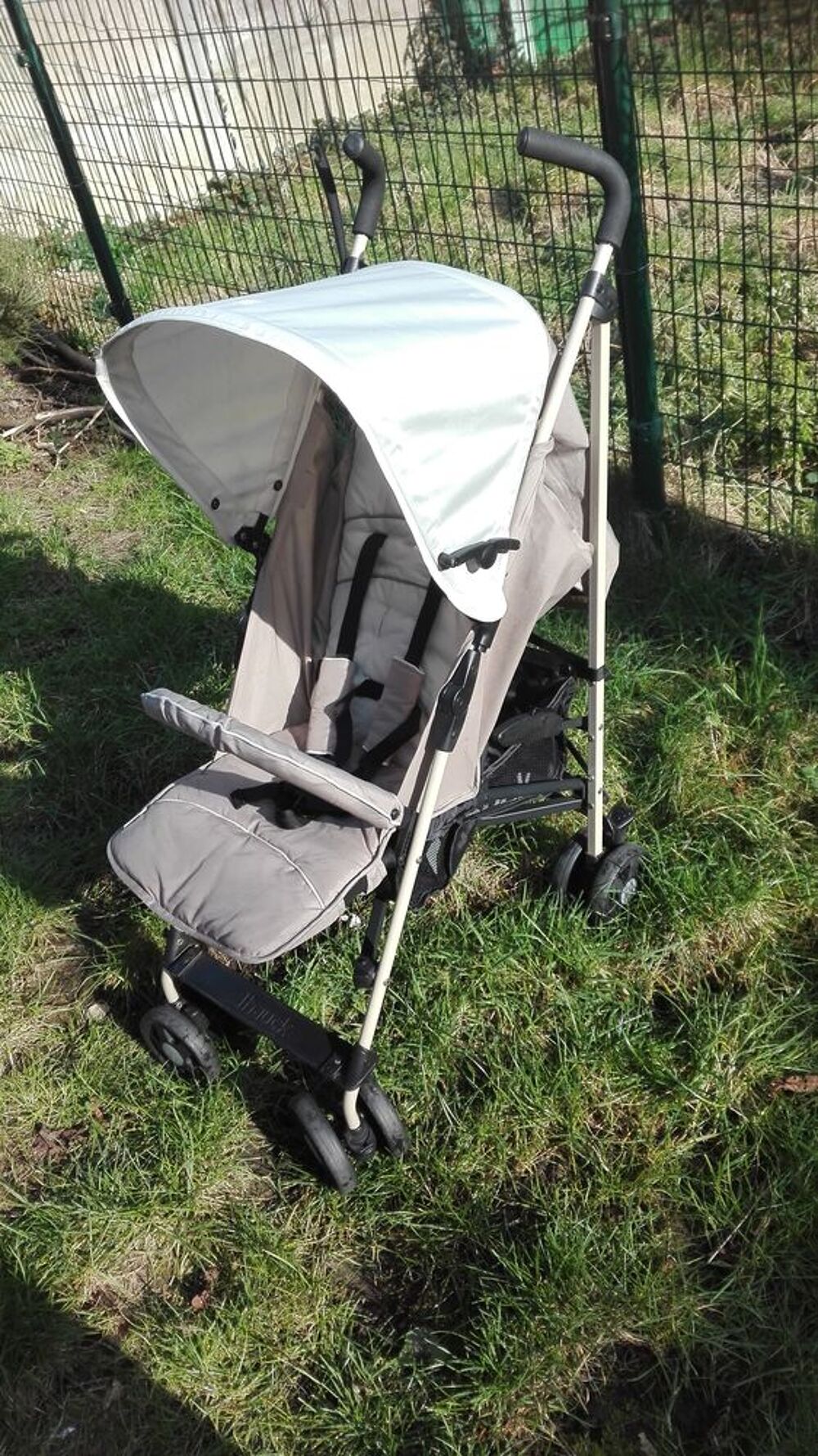 Poussette canne Puériculture
