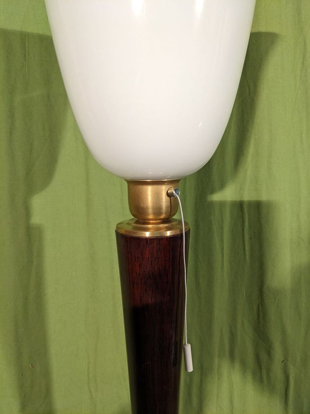 Lampe art deco style MAZDA ou autre couleur acajou en tr&egrave;s b Décoration