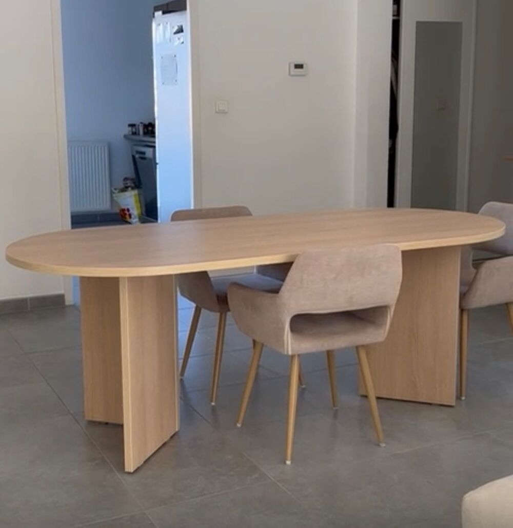 Table &agrave; manger ovale bois clair Meubles