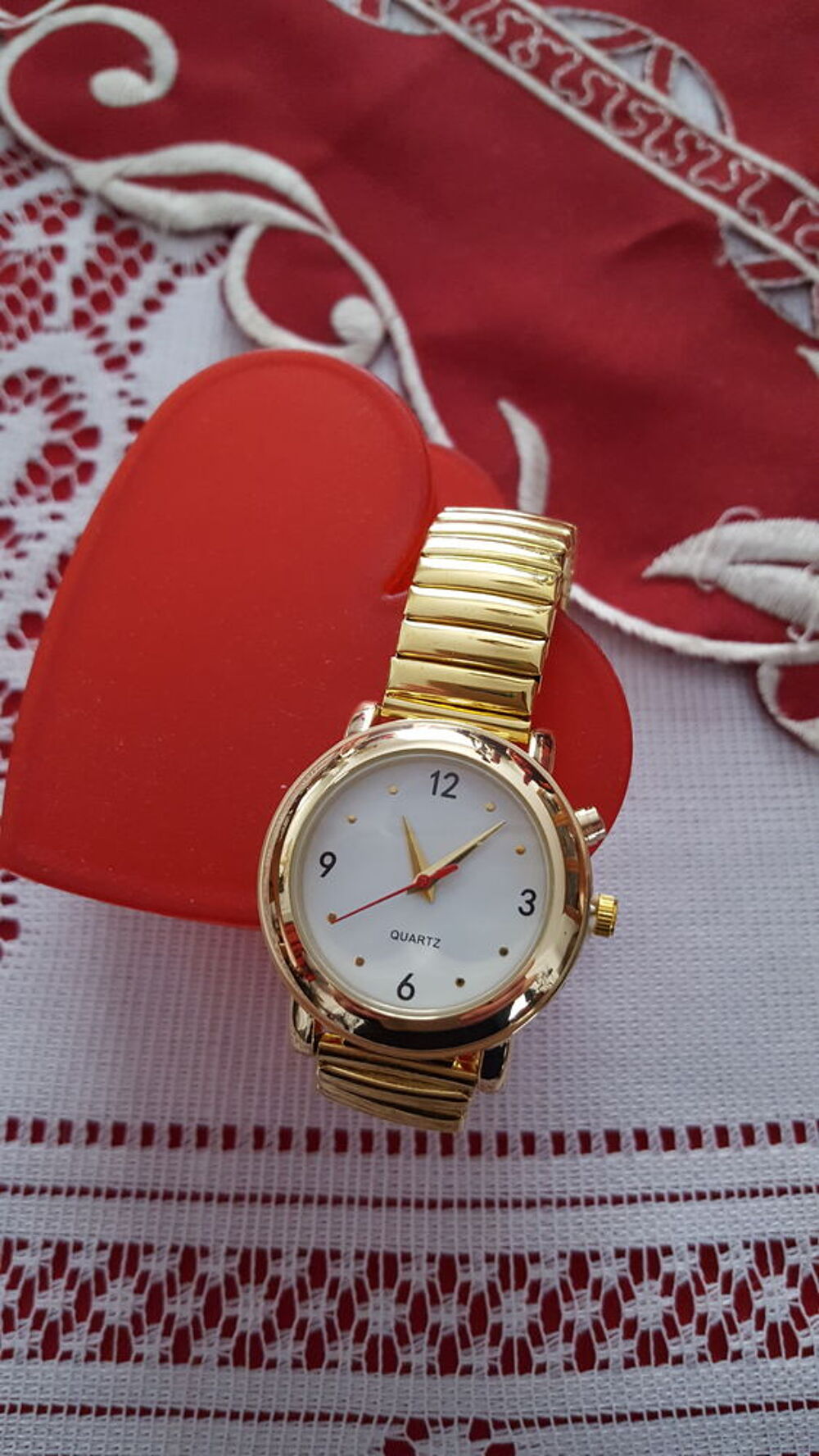 Belle montre parlante neuve bracelet extensible N&deg;1161 Bijoux et montres