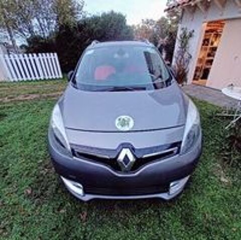 Grand Sc&eacute;nic III Grand Sc&eacute;nic dCi 130 Energy Bose Edition 5 pl 2015 occasion 17600 Saint-Romain-de-Benet