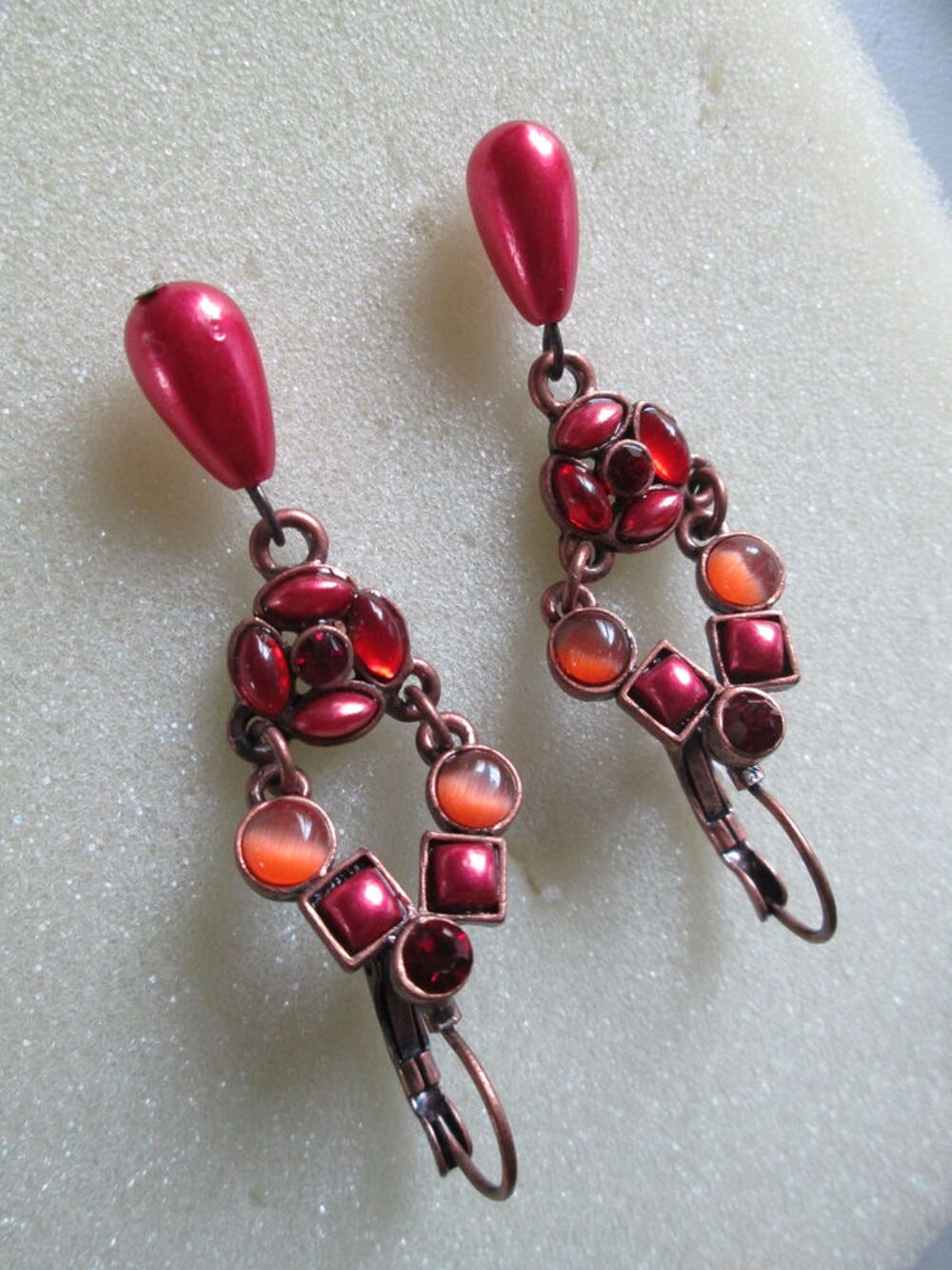 Boucles d'oreilles pendants fausses pierres cuivre rose Bijoux et montres