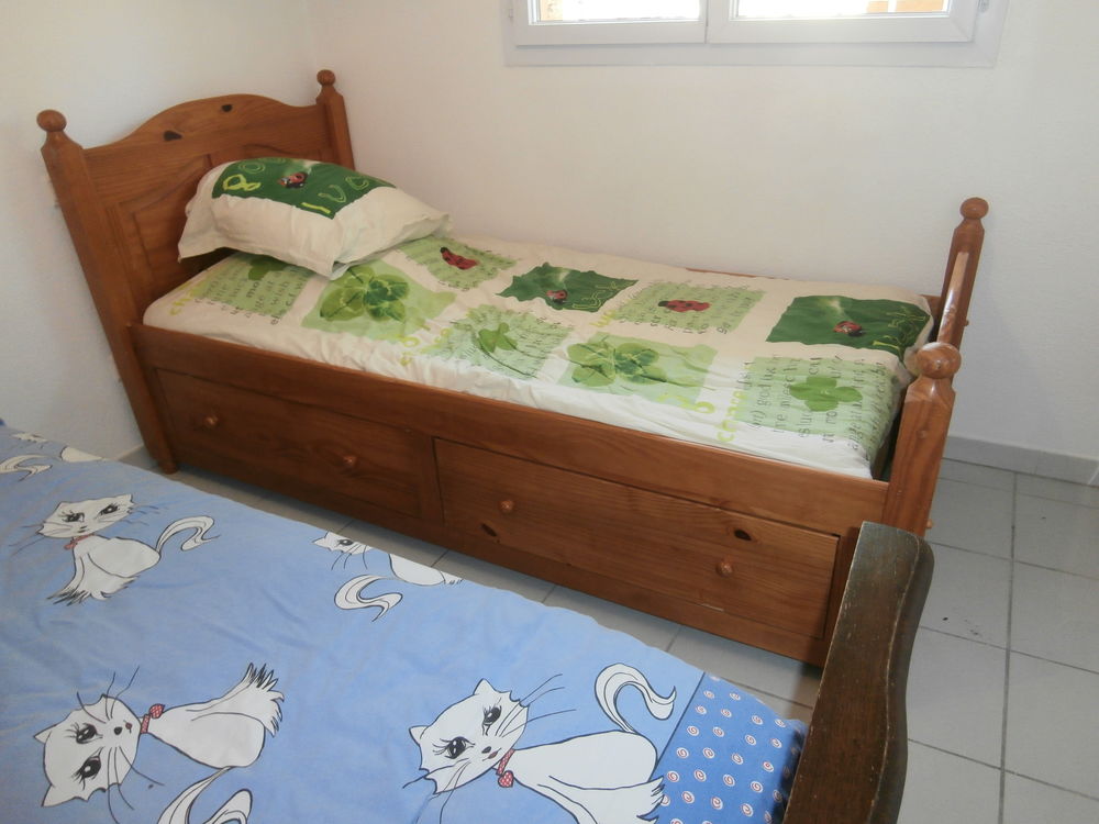 CHAMBRE DE JEUNE MIXTE COMPLETE EN PIN MASSIF COULEUR MIEL Meubles