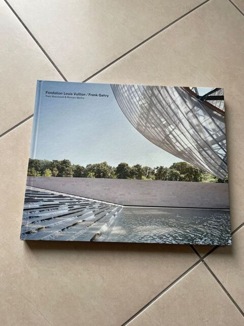 Livre de photographies  sur la fondation louis Vuitton 40 Milly-la-For�t (91)