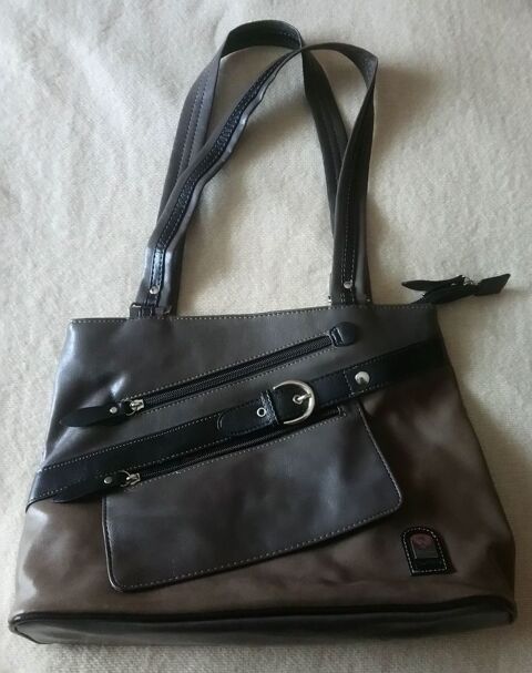 Sac � main Phoenix 19 La Courneuve (93)