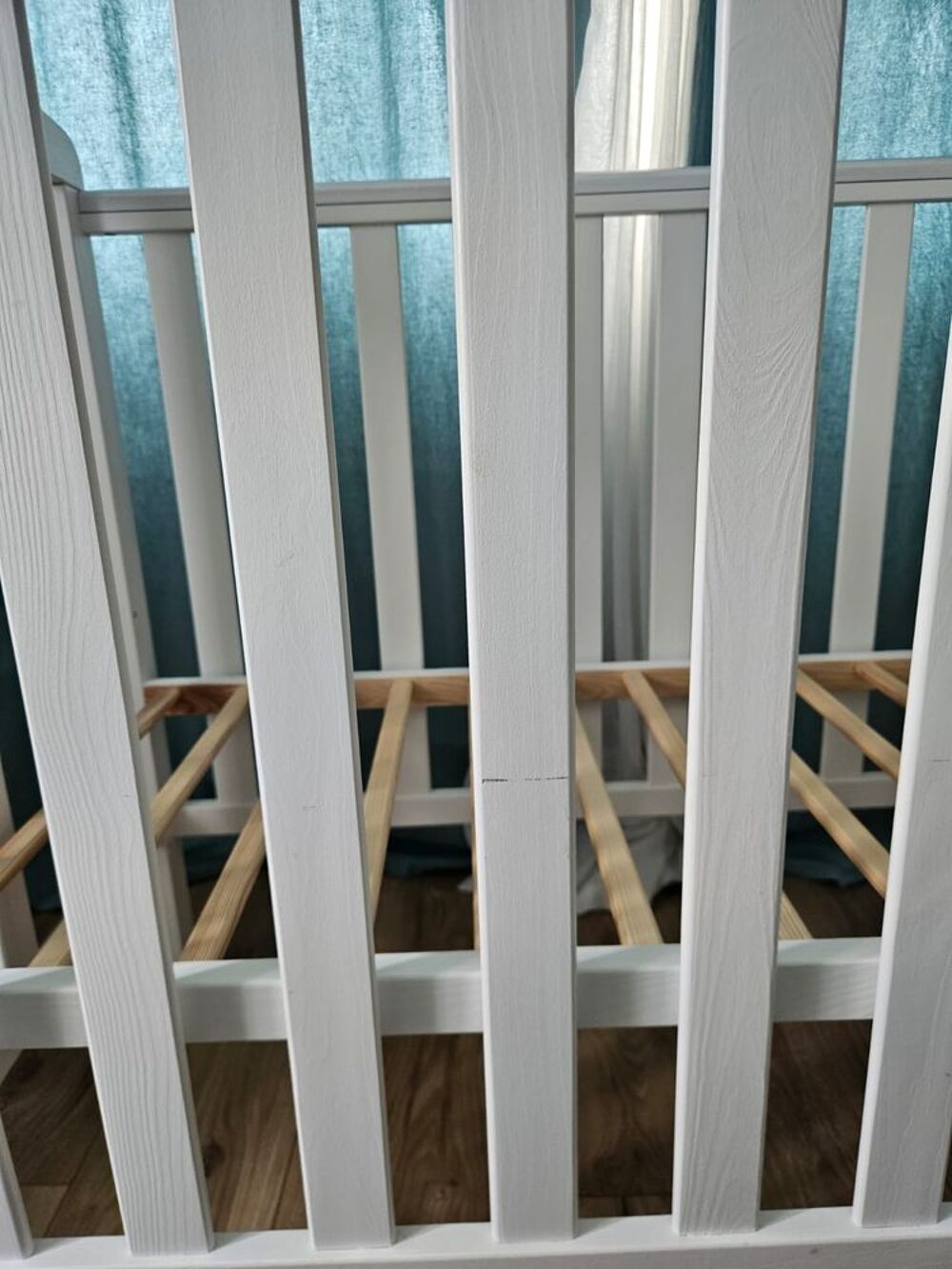 Lit b&eacute;b&eacute; blanc en bois Mobilier enfants