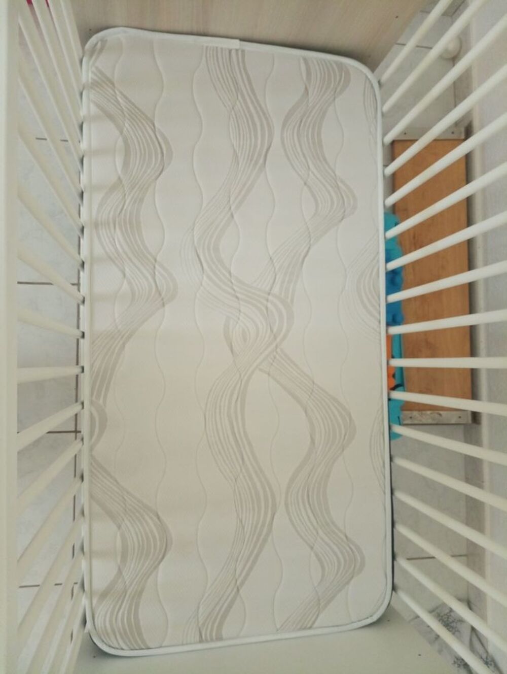 Lit B&eacute;b&eacute; Winnie l'ourson matelas m&eacute;moire de forme
Prix n&eacute;gociable Mobilier enfants