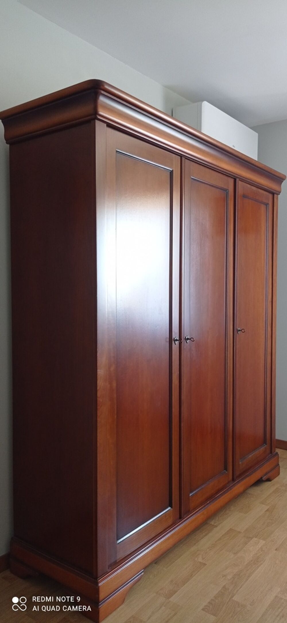 Belle armoire 3 portes Meubles